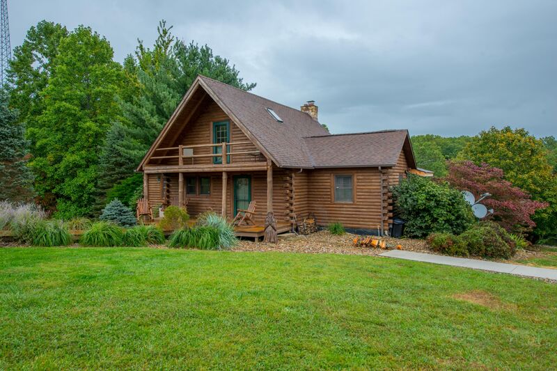 Explore Our Hocking Hills Vacation Rentals With Pool Ohio Cabin